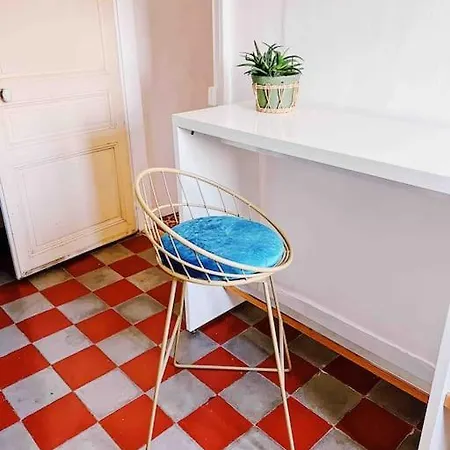 Jolie Maison Avec Terrasse Dans Le Centre, Au Calme Нант