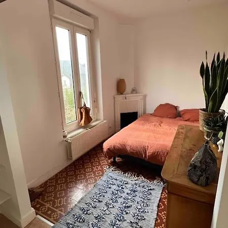 Jolie Maison Avec Terrasse Dans Le Centre, Au Calme Вилла *