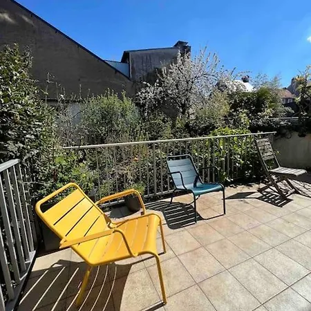 Jolie Maison Avec Terrasse Dans Le Centre, Au Calme *